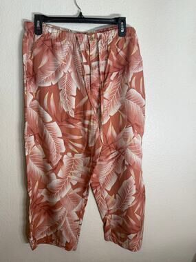 La Cabana Women's L Tropical Floral Drawstring Capri Pants
